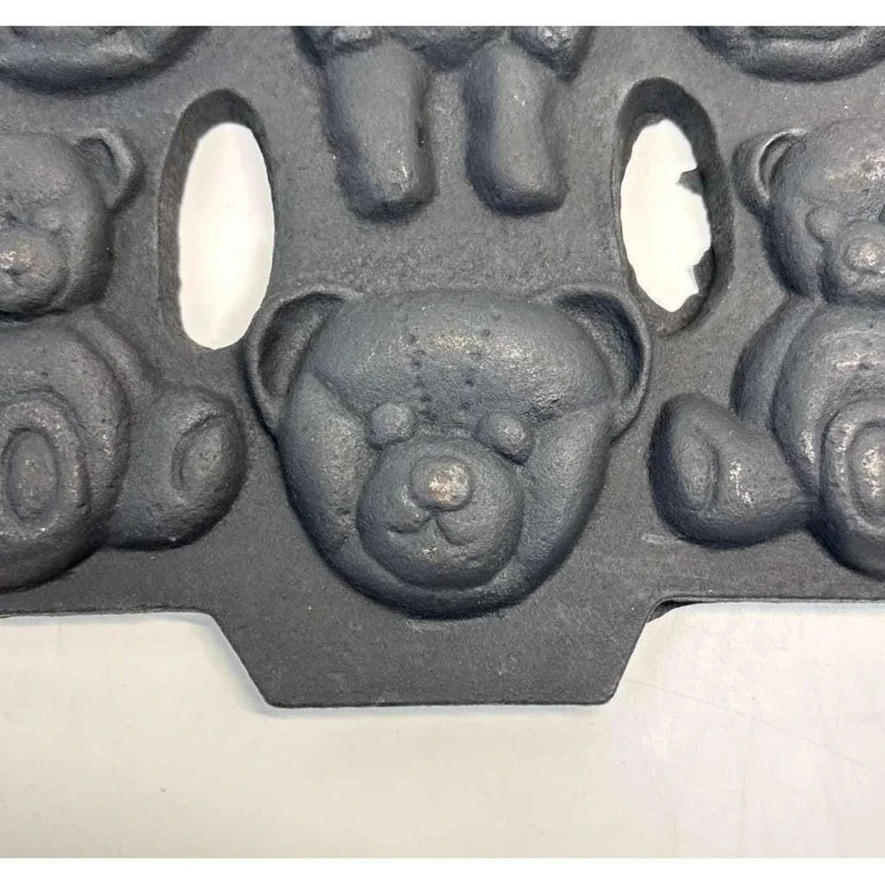 Vintage Cast Iron Teddy Bear Muffin Cookie Candy Mold 1980s 6‎ Bears 9 1/2